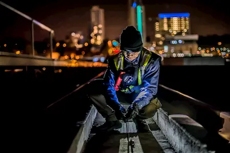 Técnico trabajando